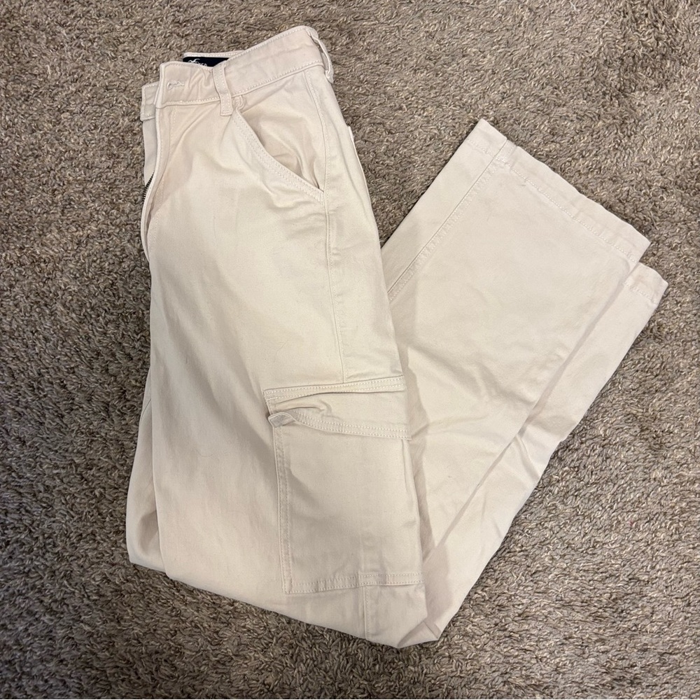 Hollister Cargos